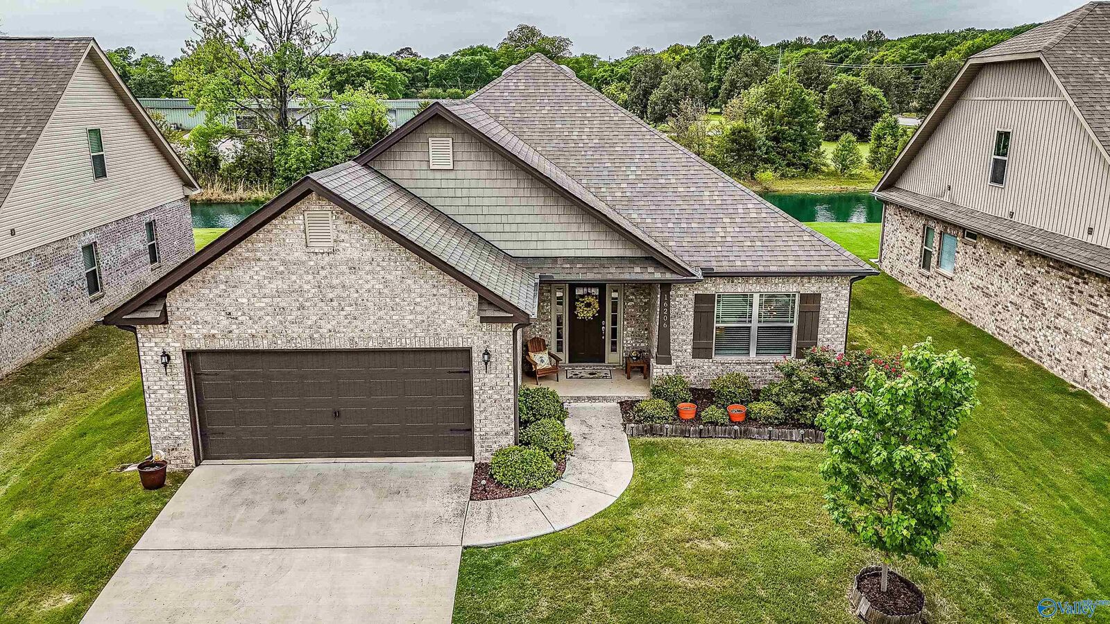 Property Photo:  16206 Trestle Street SE  AL 35803 