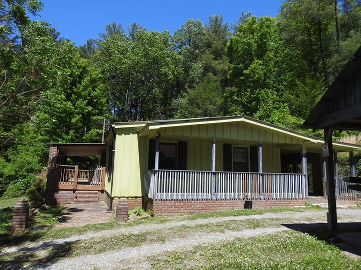 Property Photo:  9503 Tails Creek Road  GA 30540 