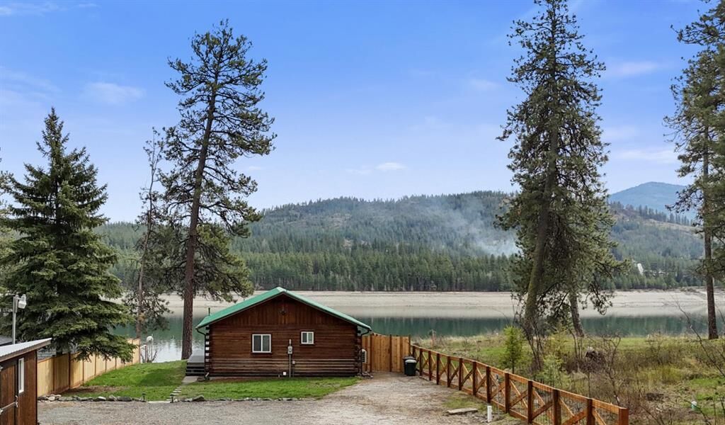Property Photo:  57 Columbia Dr  WA 99141 