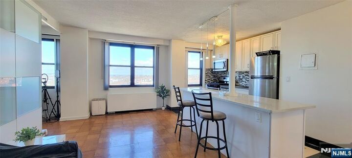 Property Photo:  201 Saint Pauls 15P  NJ 07306 
