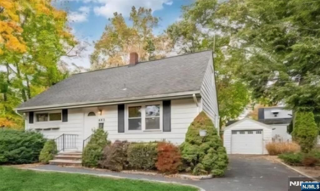 Property Photo:  471 Pleasant Avenue  NJ 07450 