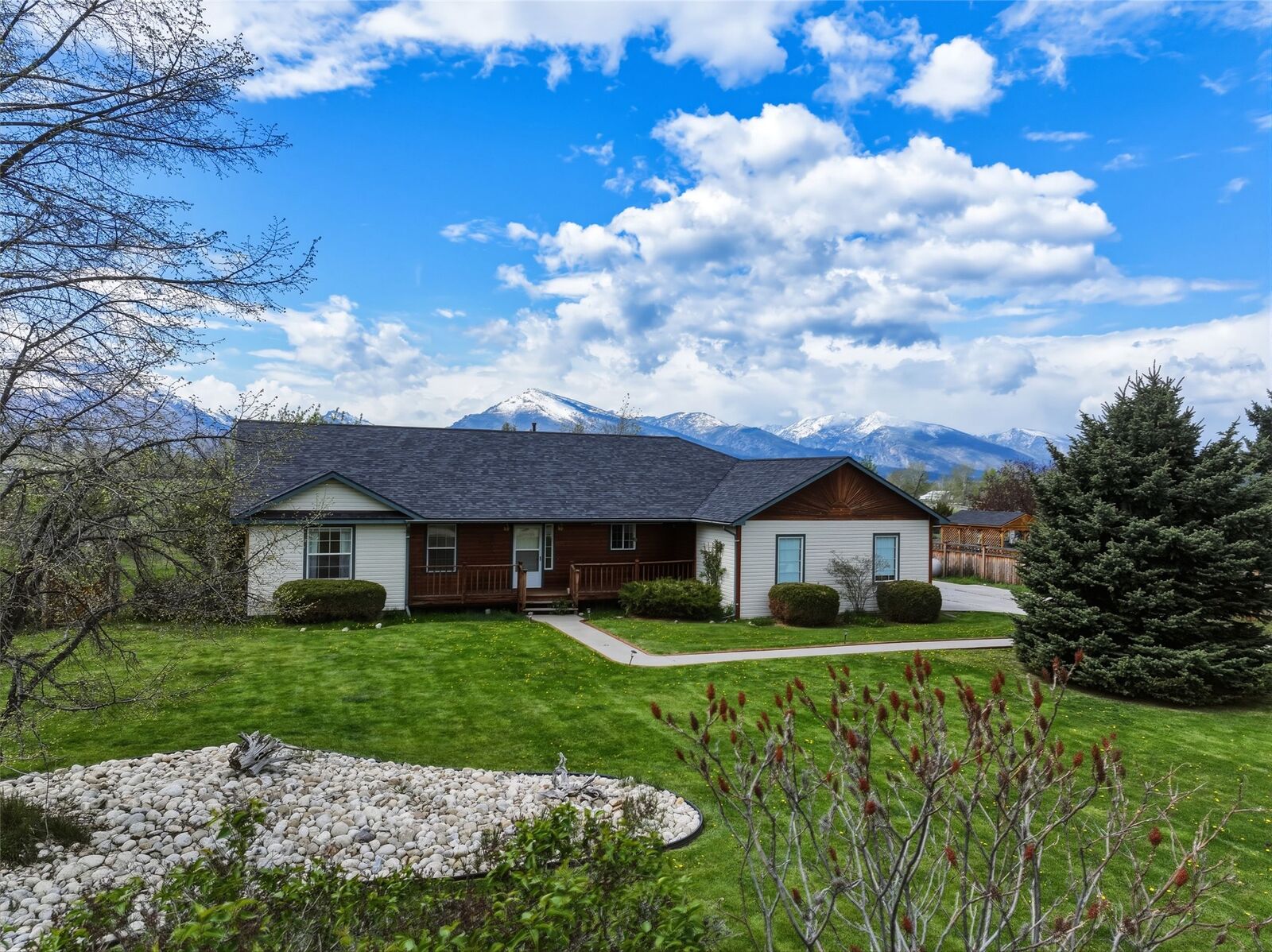 Property Photo: 842 Legacy Loop MT 59840
