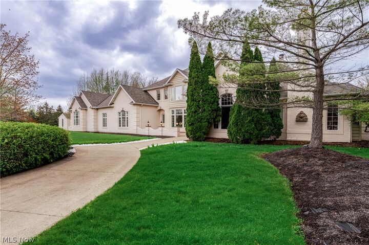 Property Photo:  32282 Dakota Run  OH 44012 