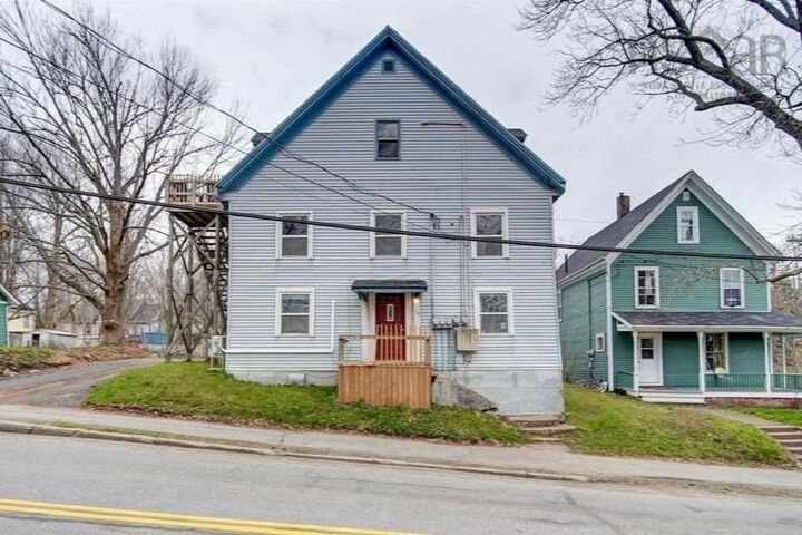 18 Gaspereau Avenue — photo 1