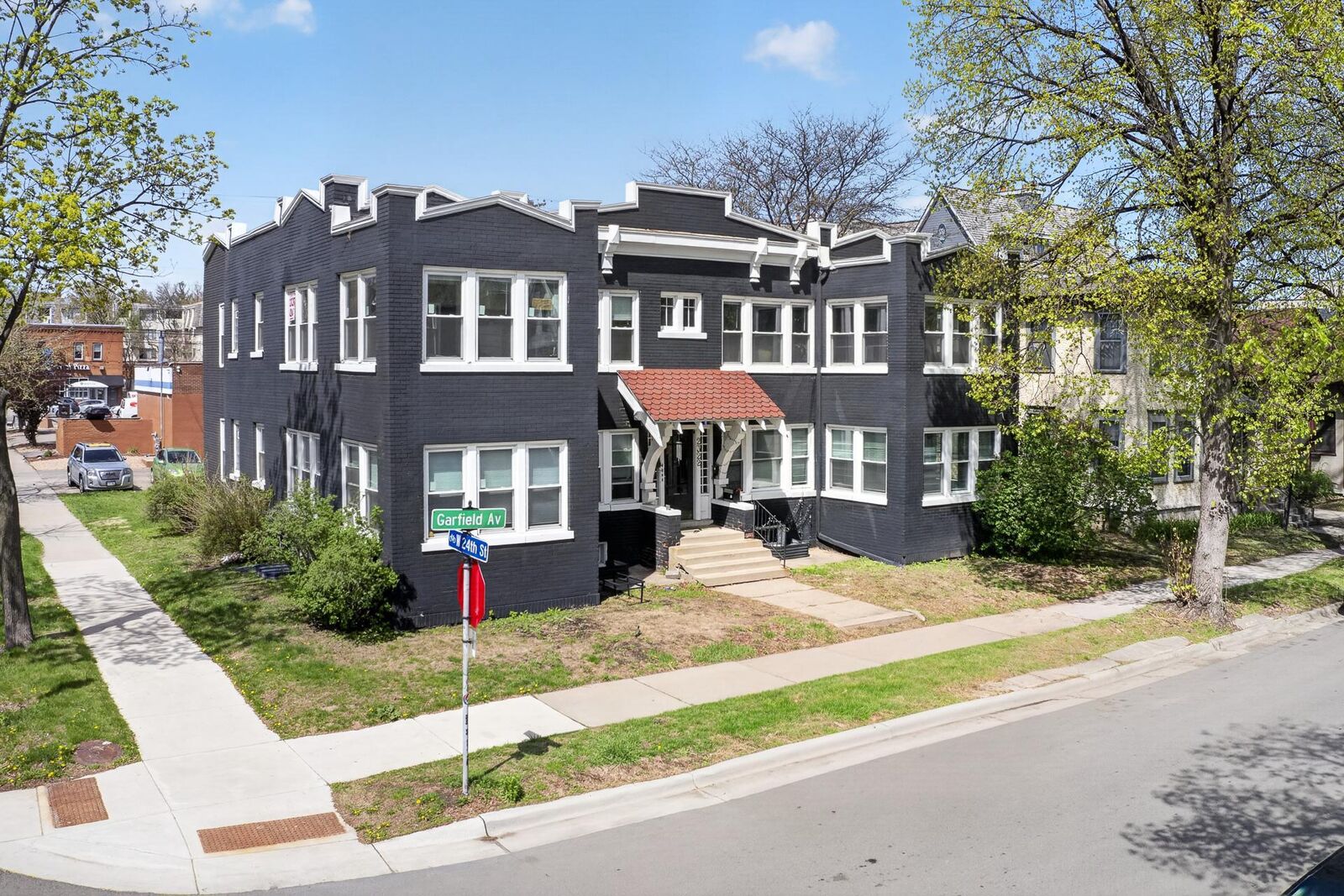 Property Photo:  2322 Garfield Avenue  MN 55405 