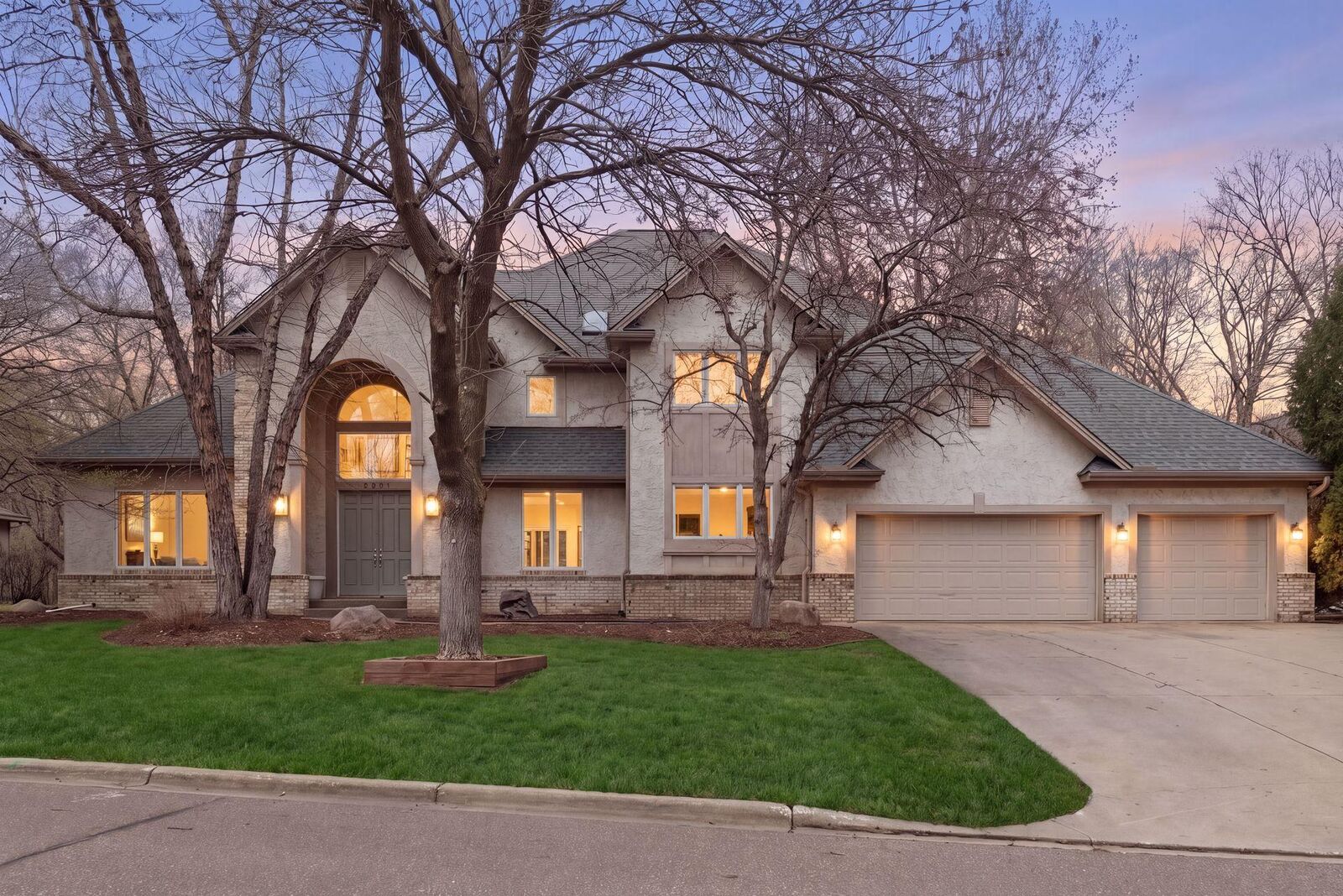 Property Photo:  3435 Oakton Drive  MN 55305 
