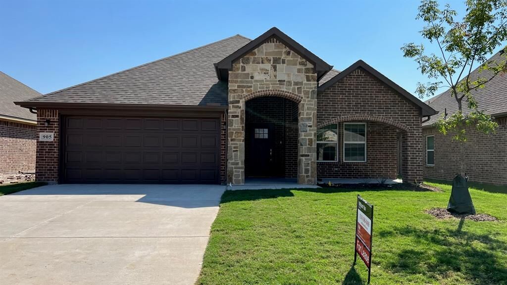 Property Photo: 905 Tippit Lane TX 75402