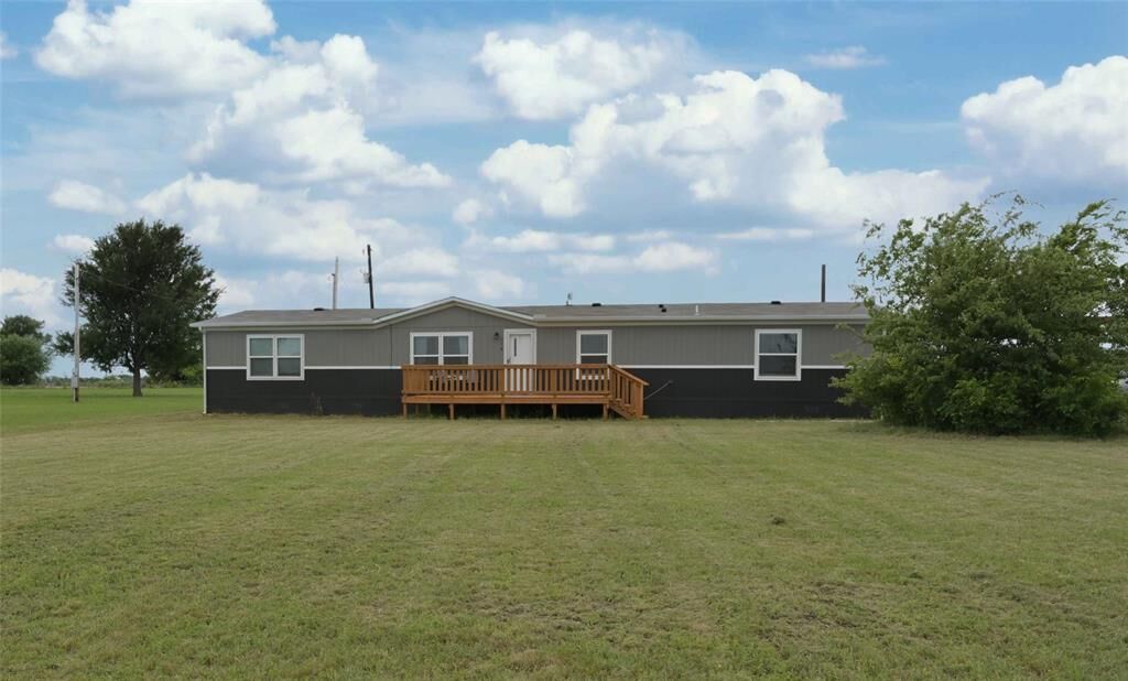 Property Photo: 116 El Dorado Street TX 76234