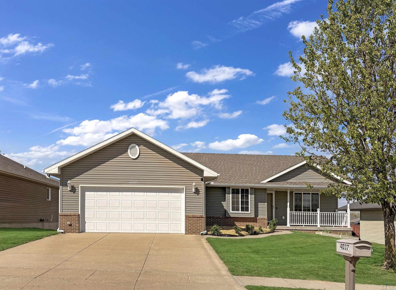Property Photo:  4037 Manchester St.  IA 51103 