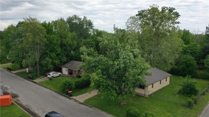 Property Photo:  1915 Theodore Drive  AR 72762 