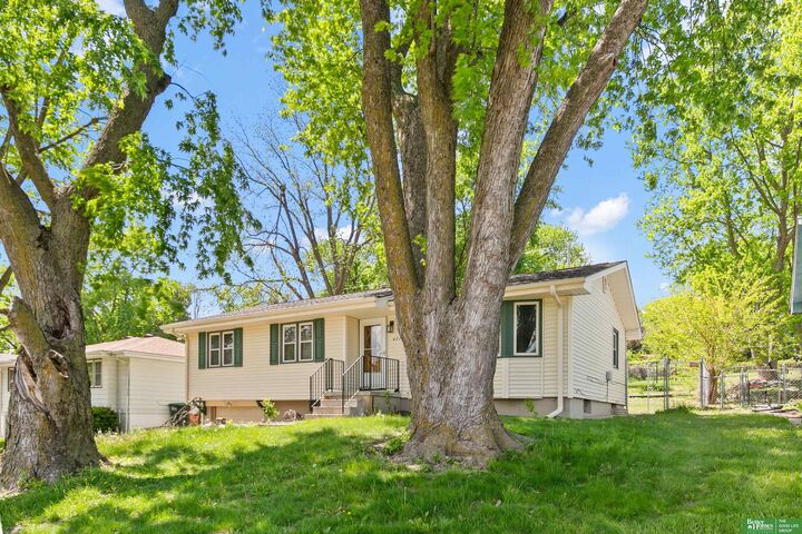 Property Photo:  4216 N 91st Street  NE 68134 