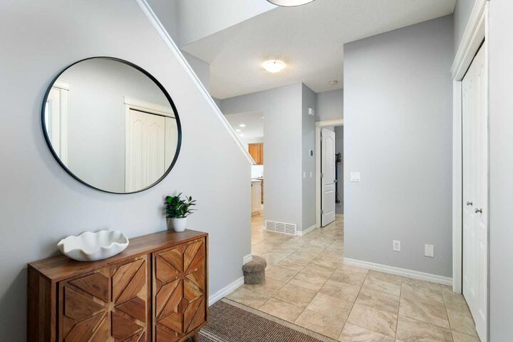 Property Photo:  142 Coopers Bay SW  AB T4B 3K2 