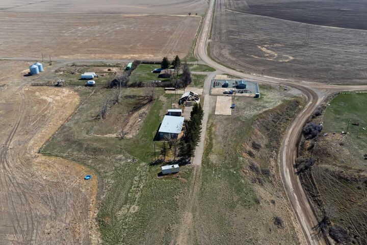 Property Photo: 214062 Twp Rd95 AB T1J 5R5