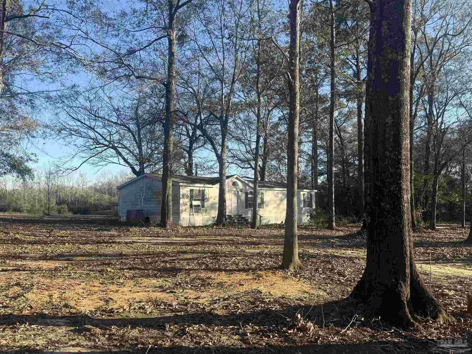 Property Photo: 3308 Deloach Ln FL 32570