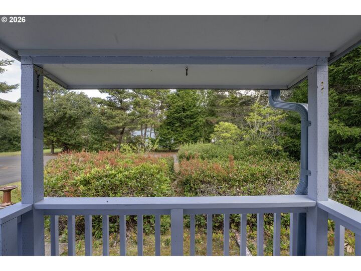 Property Photo:  4869 Seapine Dr  OR 97439 