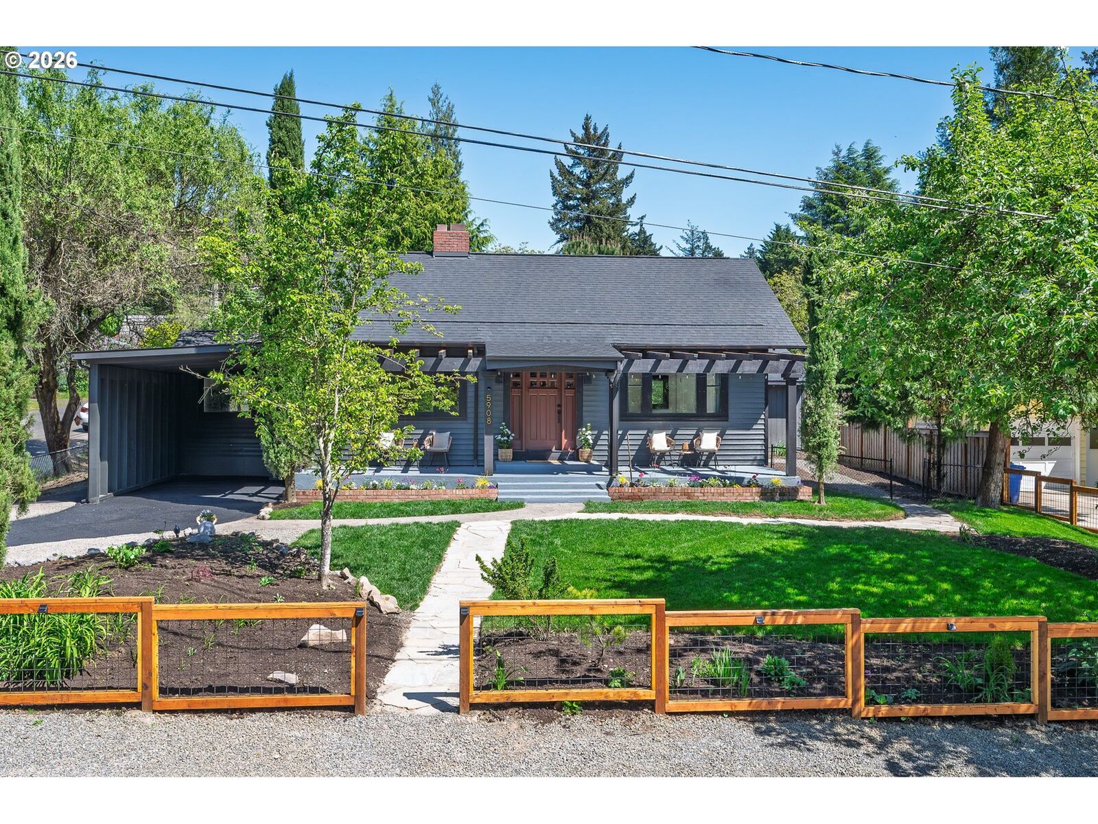 Property Photo:  5908 SW 45th Ave  OR 97221 