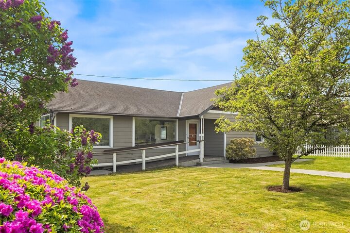 Property Photo:  1628  Grove Street  WA 98270 
