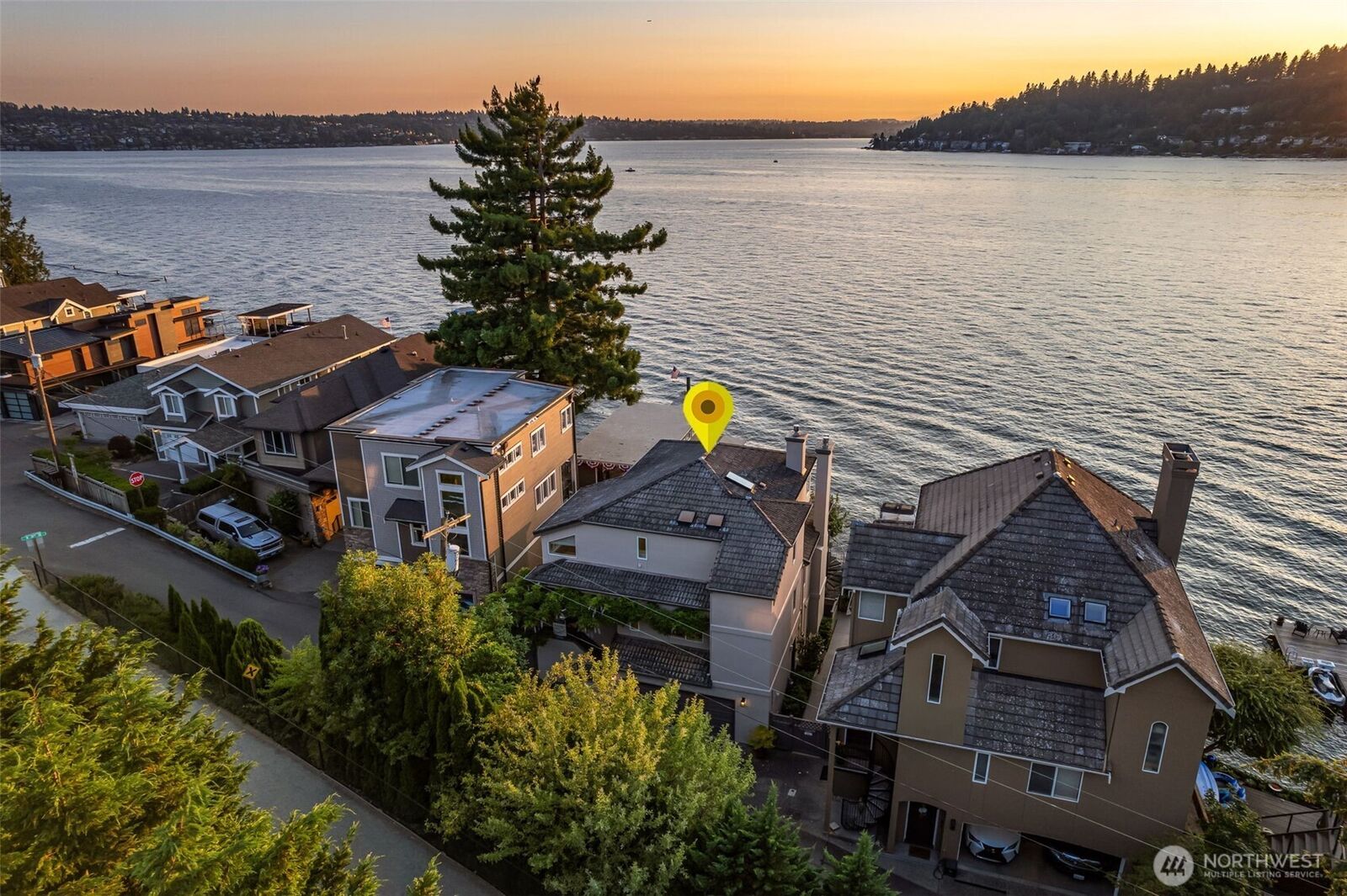 Property Photo: 3711 Lake Washington Boulevard N WA 98056