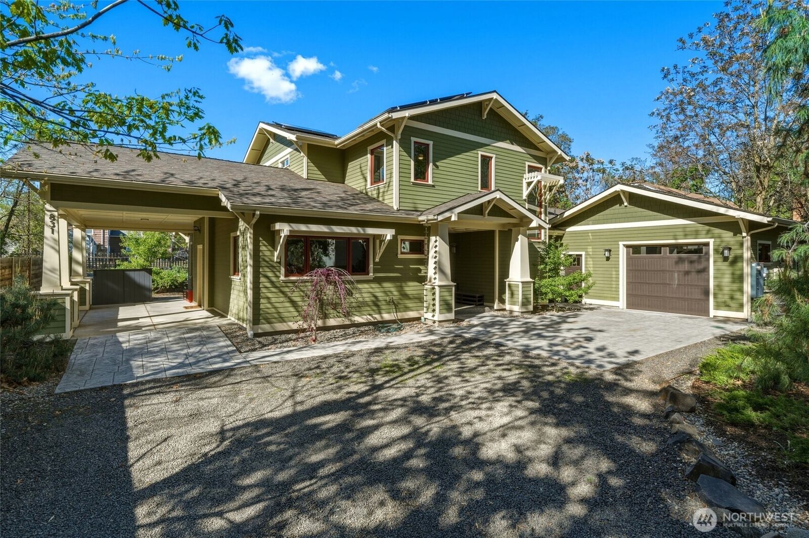 Property Photo:  831  Hobson Street  WA 99362 