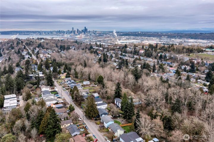 Property Photo:  5942  21st Avenue SW  WA 98106 