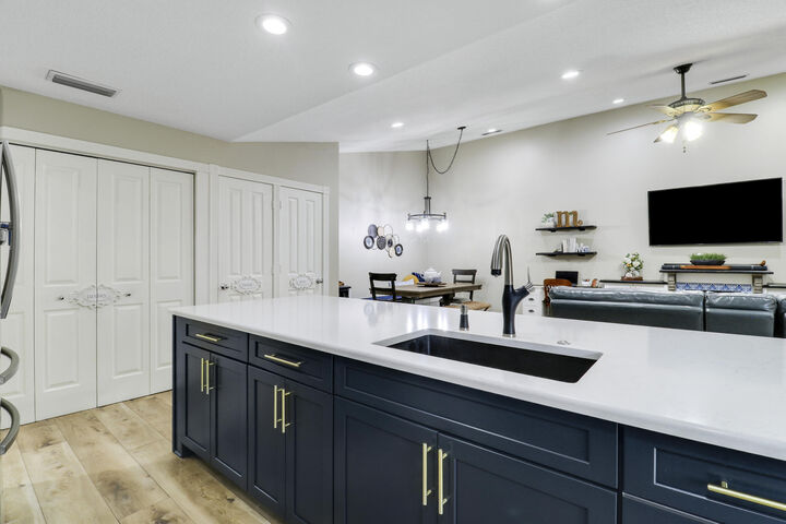 Property Photo:  1228 NW Sun Terrace D  FL 34986 