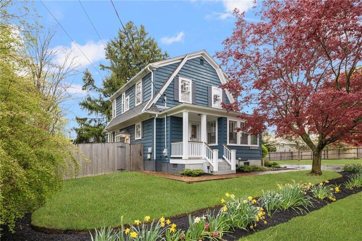 Property Photo:  10 Manse Court  RI 02888 