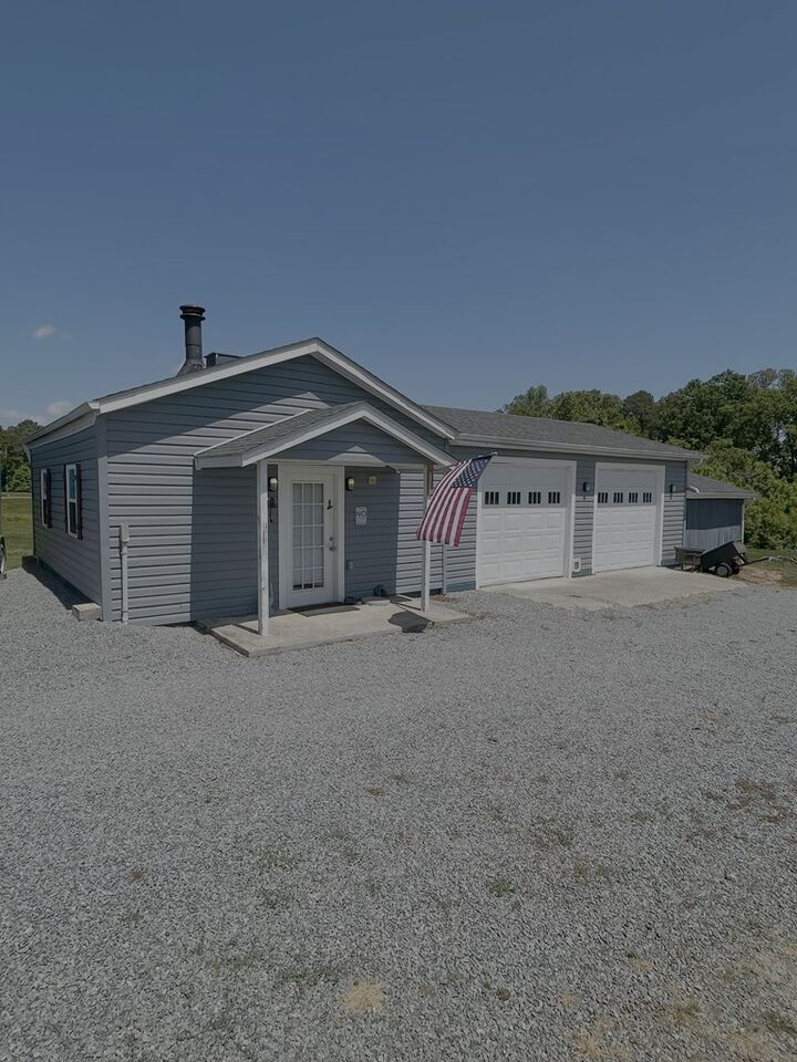 Property Photo:  8 Red Oak Ln  VA 23968 