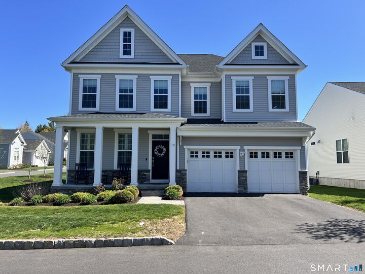Property Photo:  19 Enclave Circle 19  CT 06470 