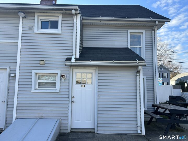 Property Photo:  101 High Street #2  CT 06512 
