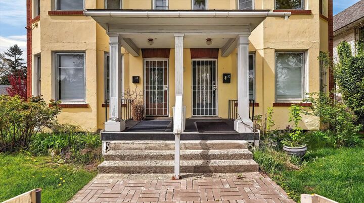 Property Photo:  1122 S Walnut St  WA 99204 