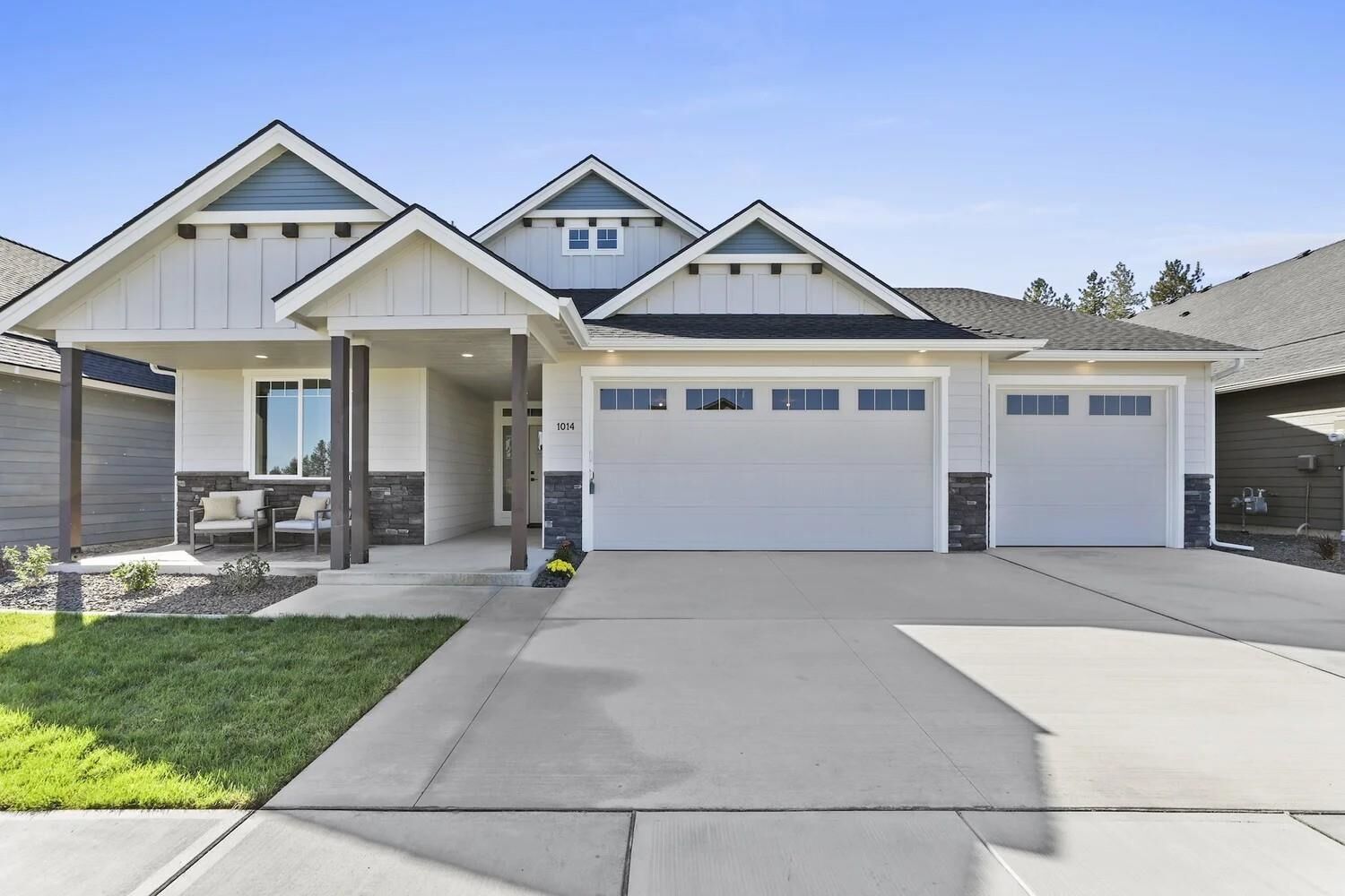 Property Photo: 18199 N Morton Ct WA 99005