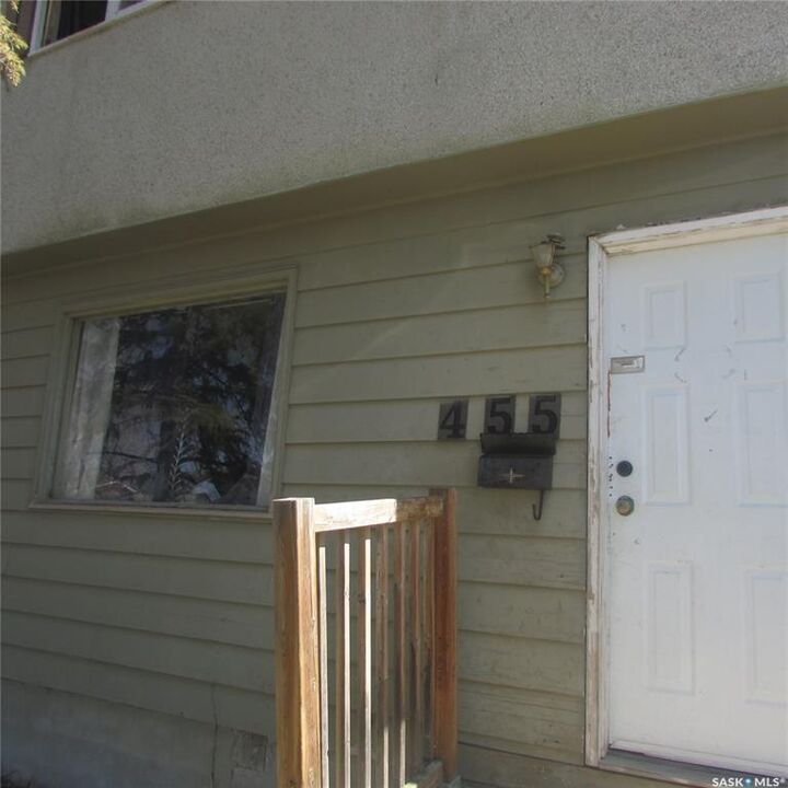 Property Photo: 455 McIntosh Street SK S4R 4Z7