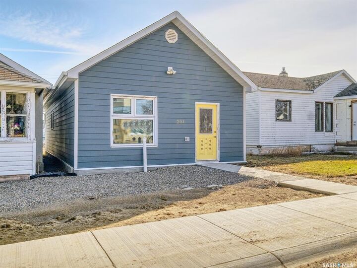 Property Photo:  204 2nd Avenue W  SK S0K 0M0 