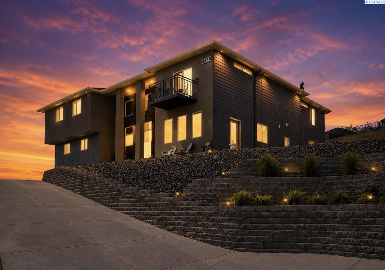 Property Photo: 4210 Orville Lp WA 99301