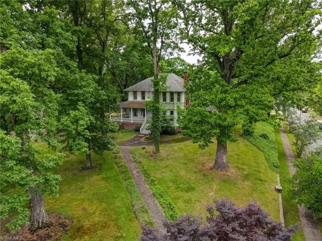 Property Photo:  514 W Banner Avenue  NC 27107 