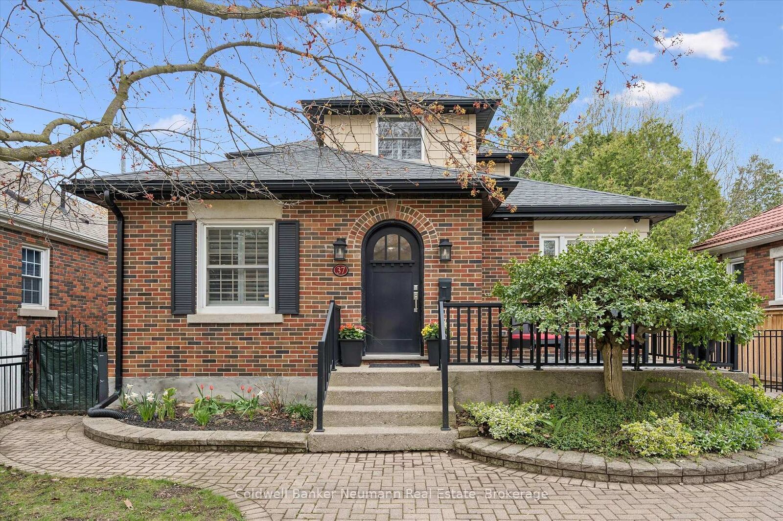 Property Photo:  37 Parkholm Avenue  ON N1E 2S4 