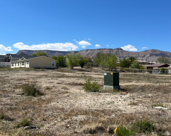 Property Photo:  625 N 200 E  UT 84523 