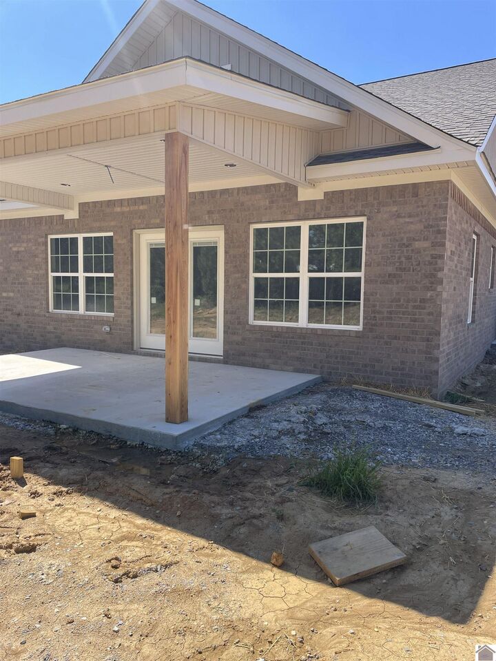 Property Photo: 170 Hidden Valley Dr KY 42001