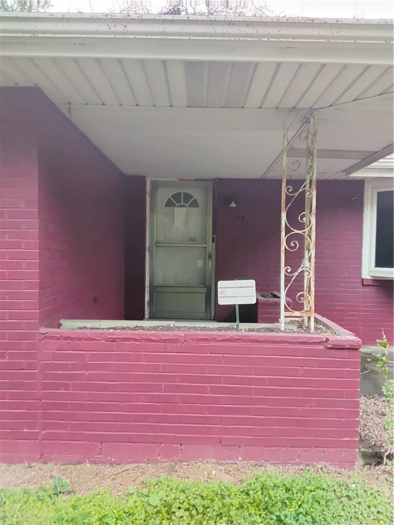Property Photo:  130 Mountain Ave  PA 15210 