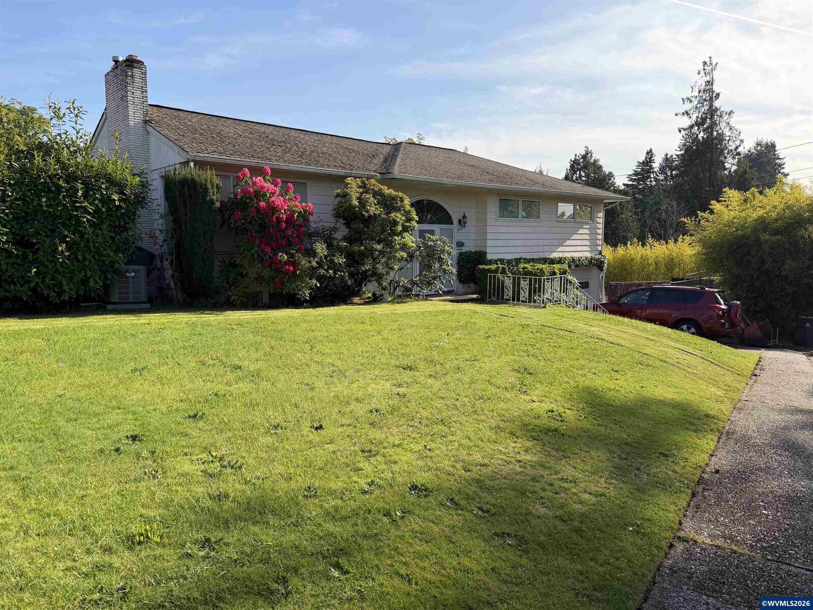 Property Photo:  940 Gerleon St SE  OR 97302 