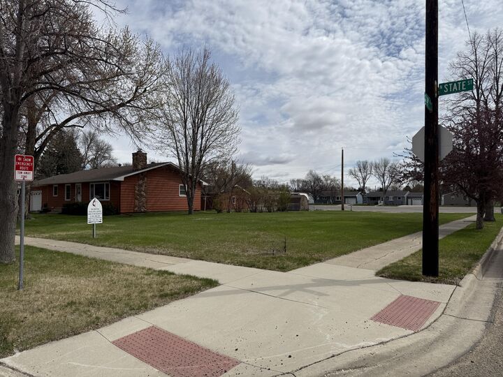 Property Photo:  620 15th Avenue  SD 57401 