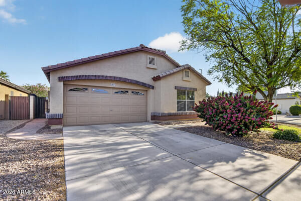 Property Photo: 1827 E Carla Vista Drive AZ 85295