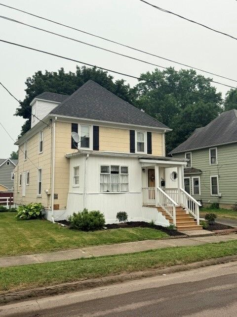 Property Photo:  719 Seneca Place  NY 14904 