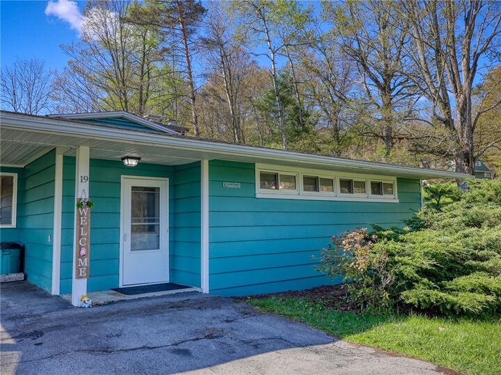 Property Photo:  19 Highland Crescent  NY 13053 