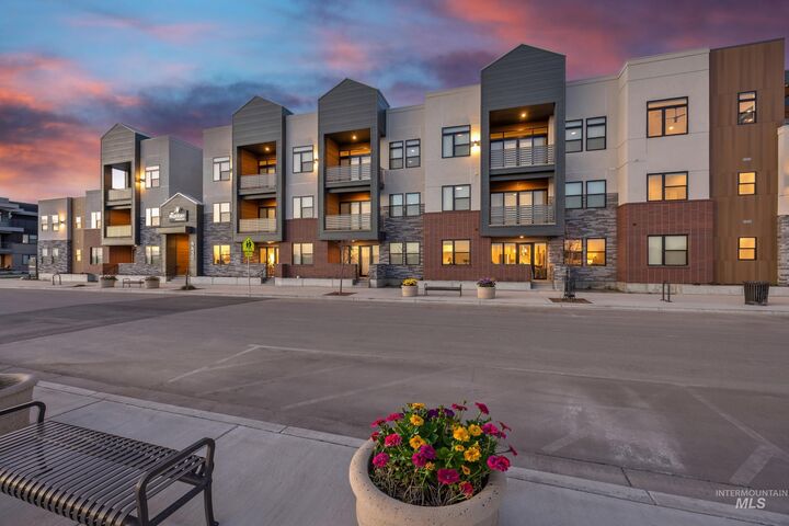 Property Photo:  4430 E Haystack St 306  ID 83716 
