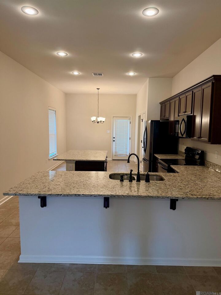 Property Photo:  955 Shadow Bluff Dr  LA 70820 