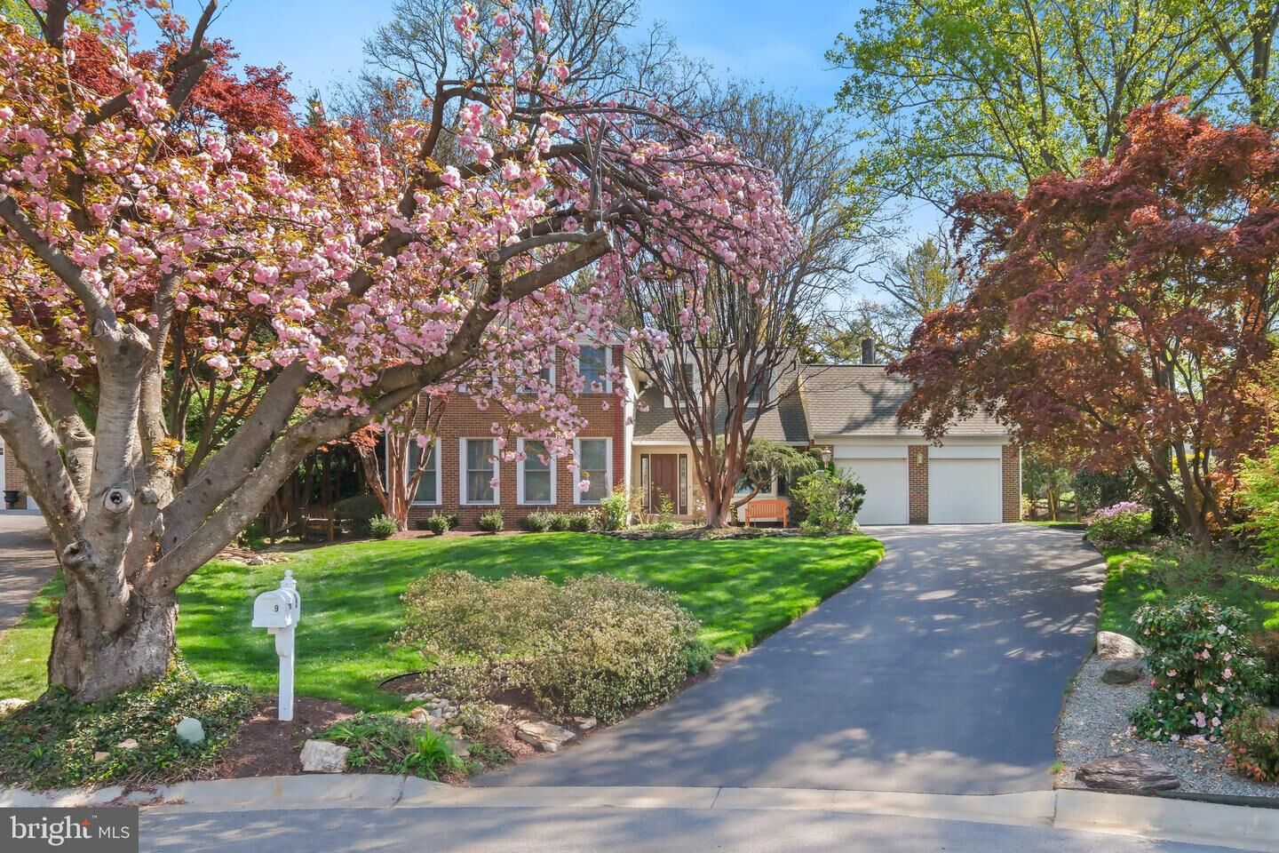 Property Photo:  9 Magic Mountain Court  MD 20852 