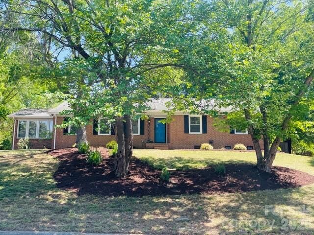 Property Photo:  6219 Welford Road  NC 28211 