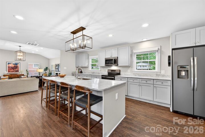Property Photo:  4023 Firethorne Road  NC 28205 