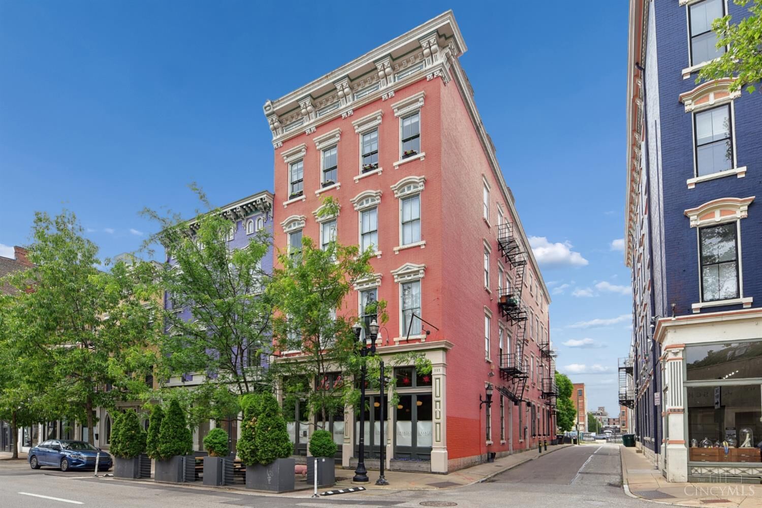 Property Photo: 1427 Main Street OH 45202